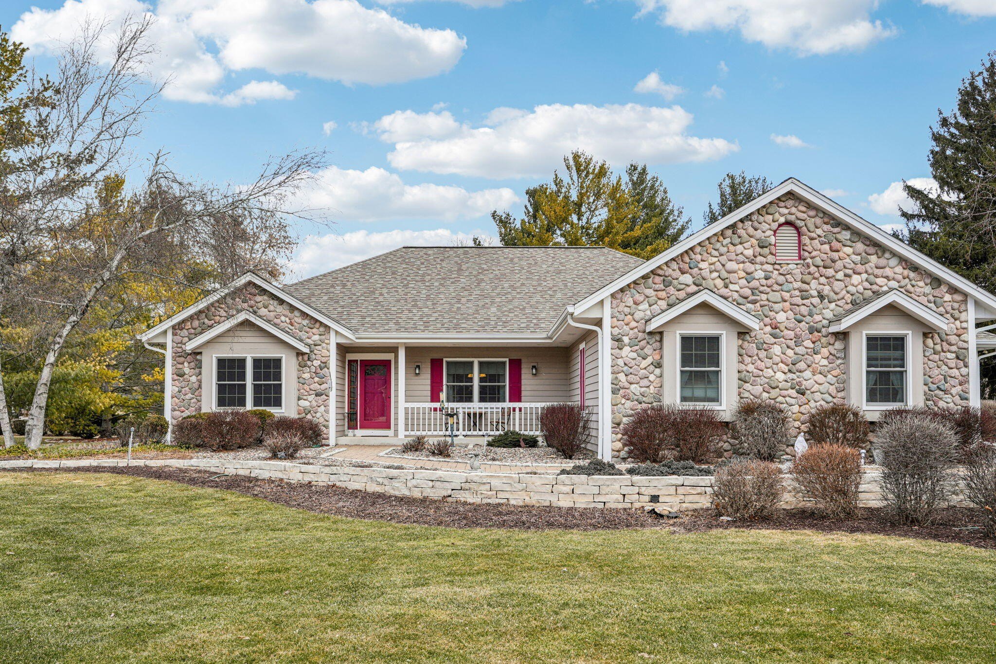 Other 4BR 3BA - N32W22121 Hill N Dale Cir, Pewaukee, WI