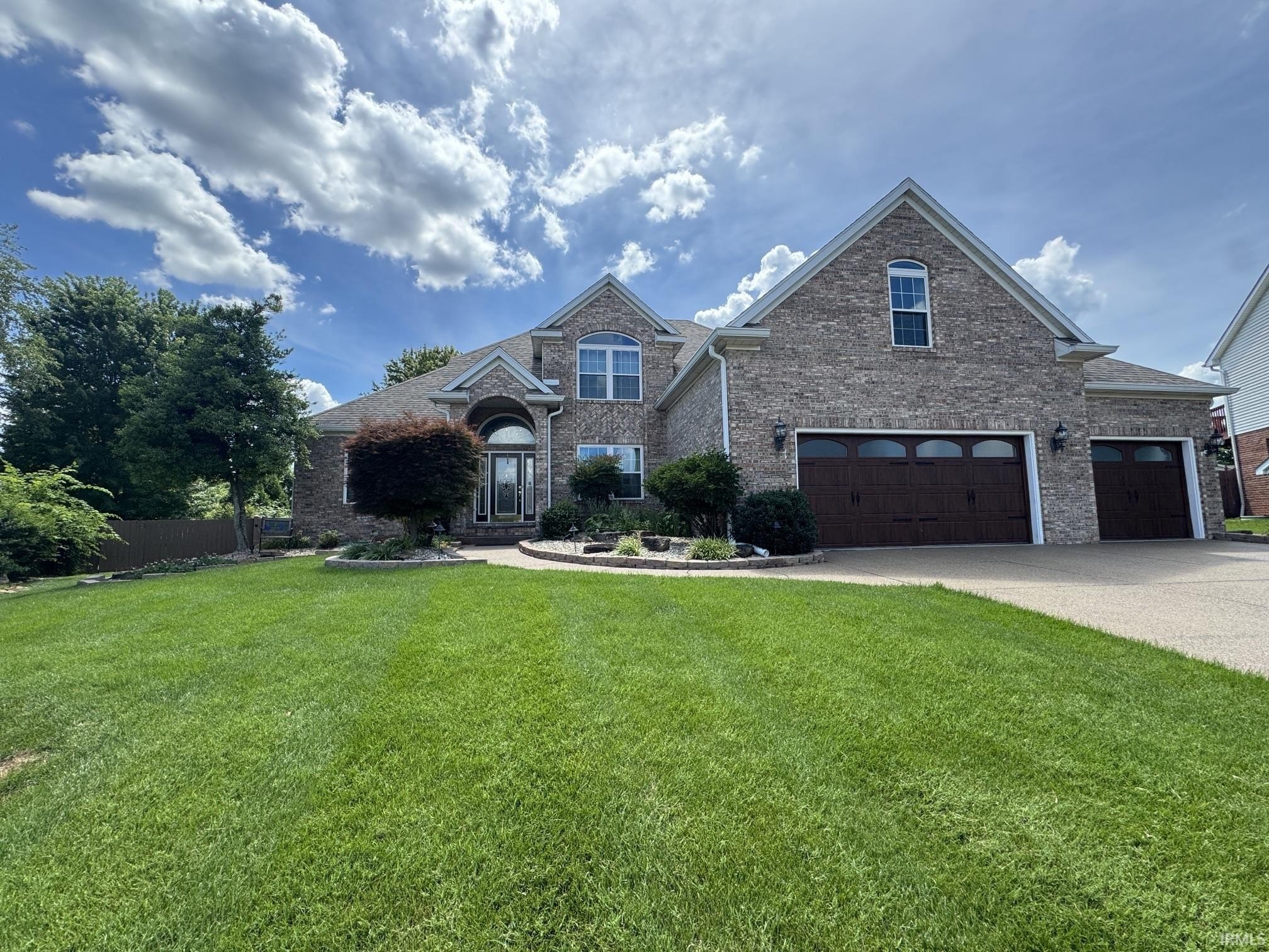 Single Family 4BR 3BA - 6100 Pebble Stone Drive, Evansville, IN