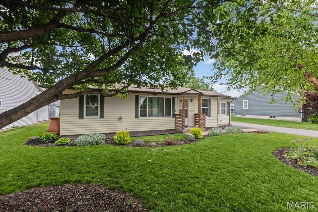 Single Family 2BR 1BA - 1512 Columbia Road, Dupo, IL