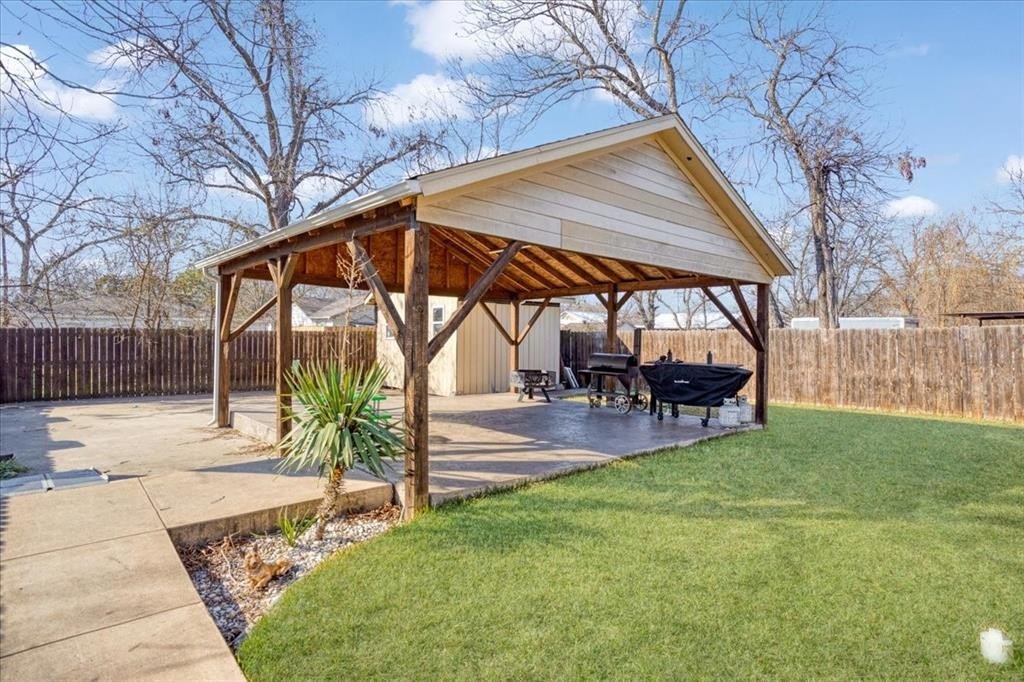 Single Family 3BR 2BA - 1122 S Hazelwood, Sherman, TX