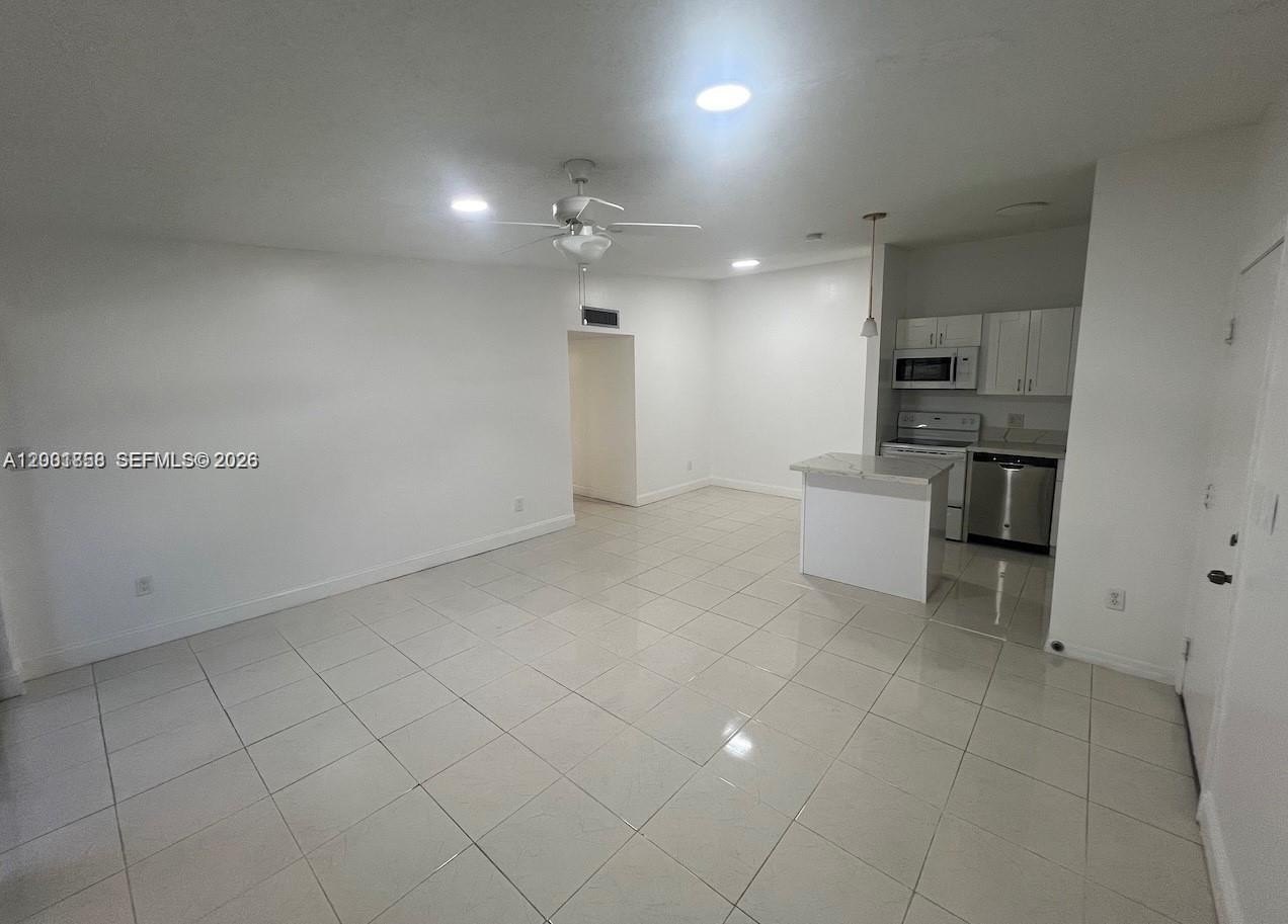Condo 2BR 2BA - 9743 W Mcnab Rd, Tamarac, FL