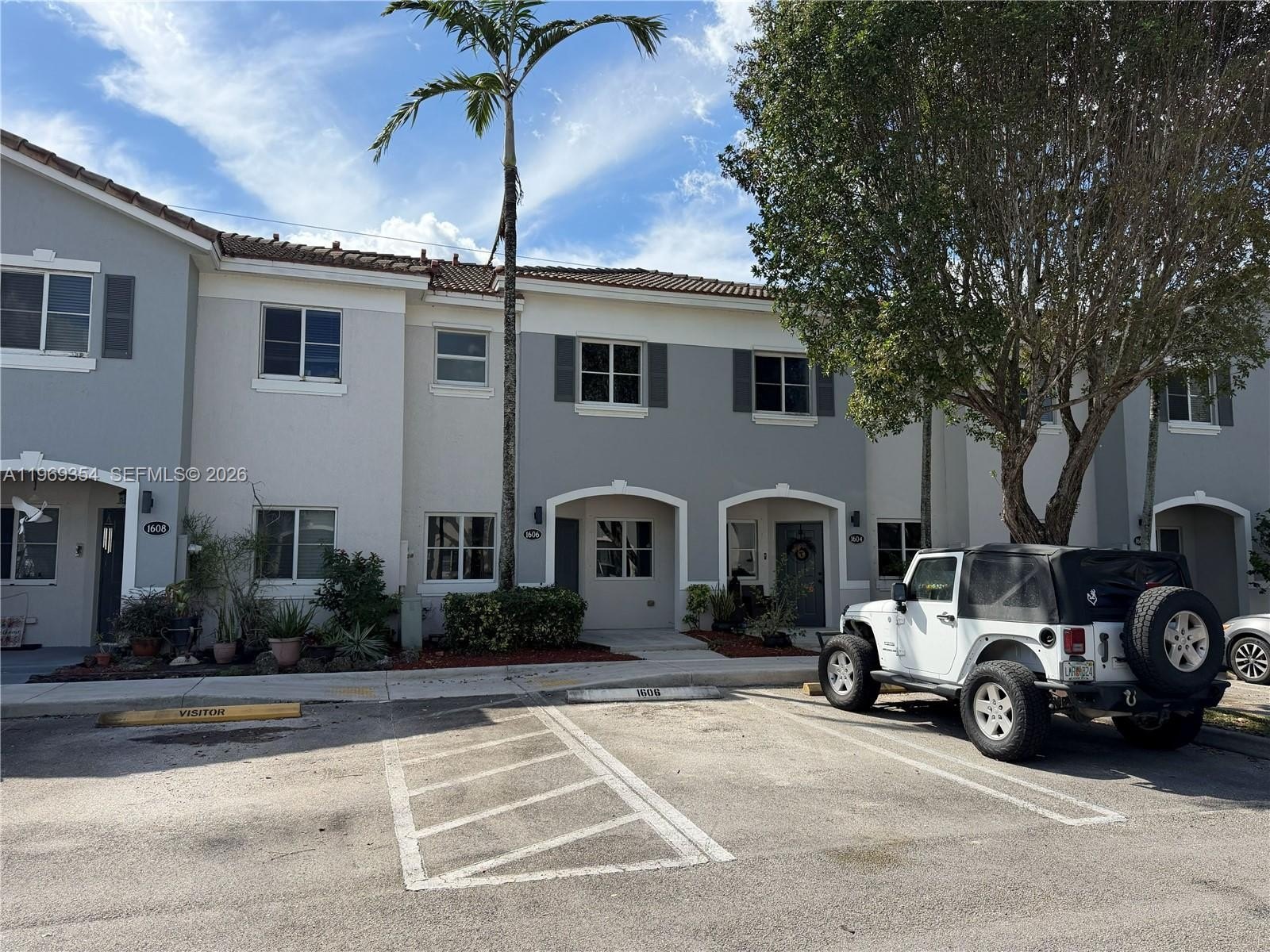 Single Family 2BR 3BA - 1606 SE 31st Ct, Homestead, FL