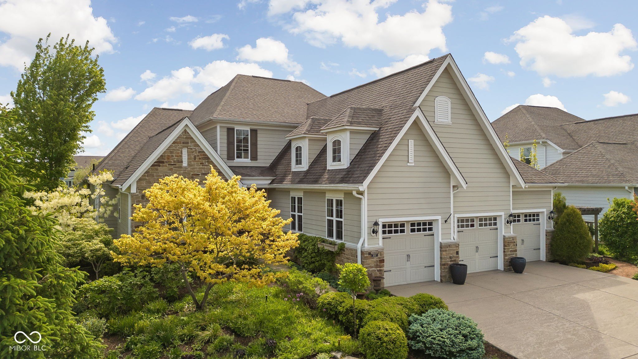 Single Family 4BR 4BA - 3807 Sugar Pine Lane, Zionsville, IN