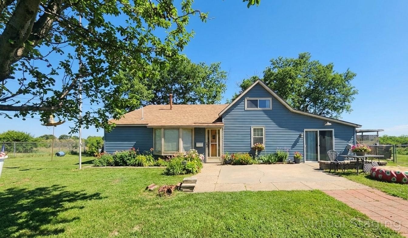Single Family 3BR 1BA - 25  West Hwy 36, Phillipsburg, KS