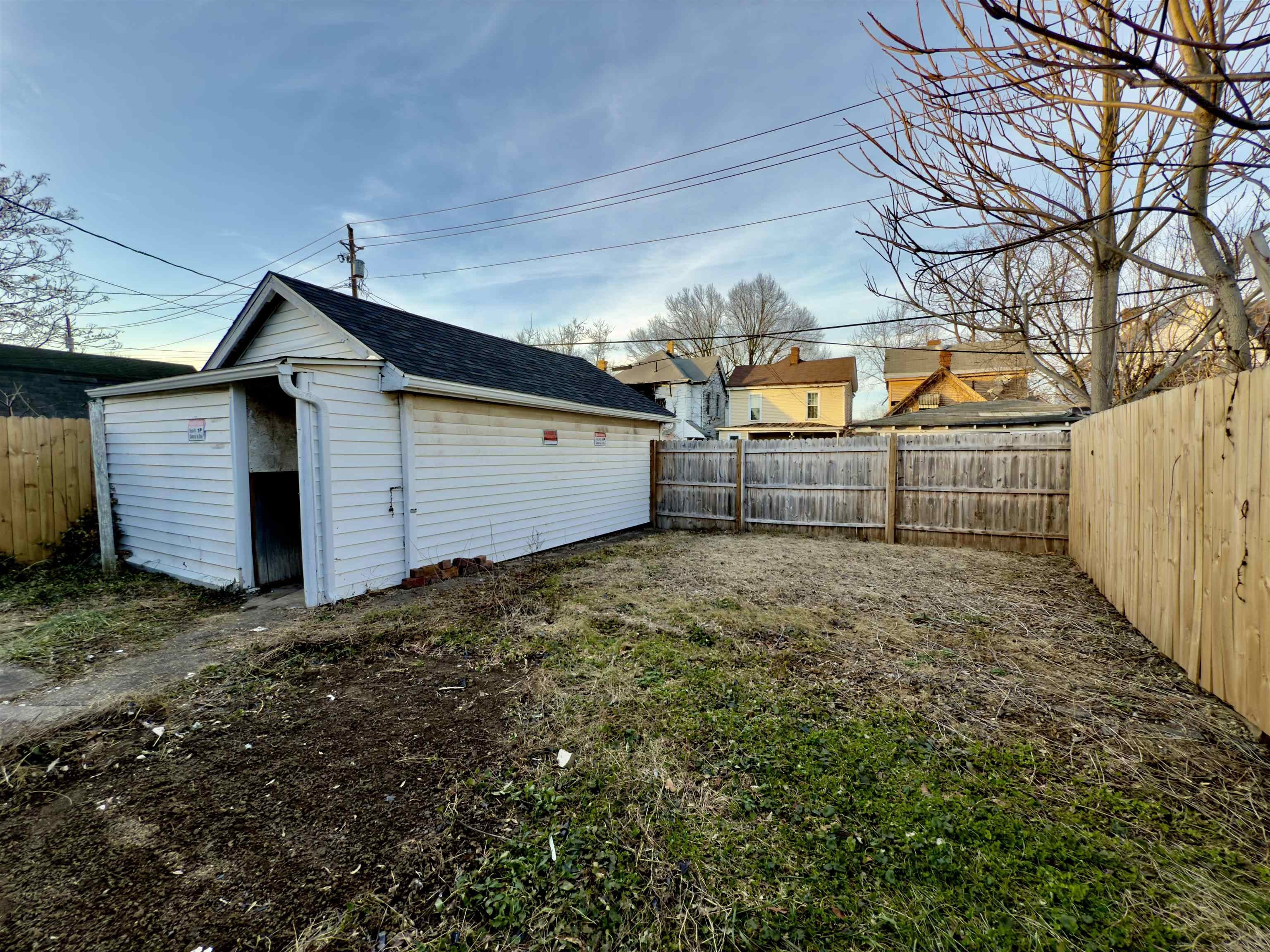 Single Family 4BR 2BA - 1635 6th Street, Portsmouth, OH