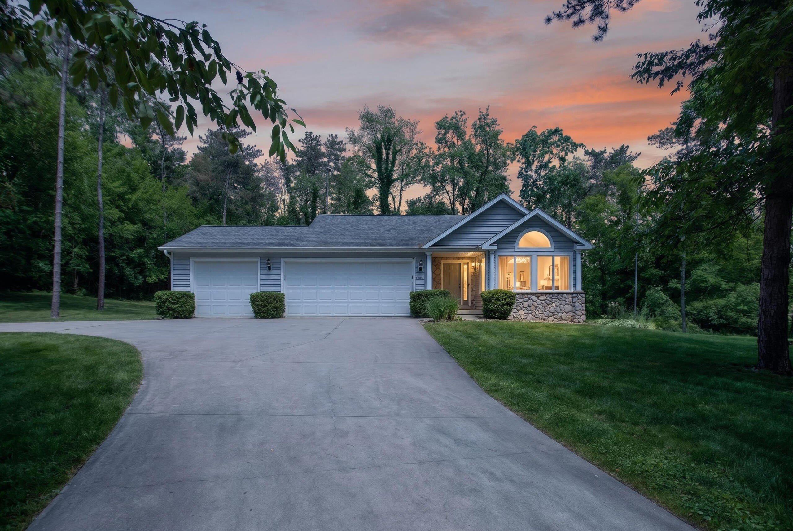 Single Family 2BR 2BA - 7655 Riverside Road, Brooklyn, MI
