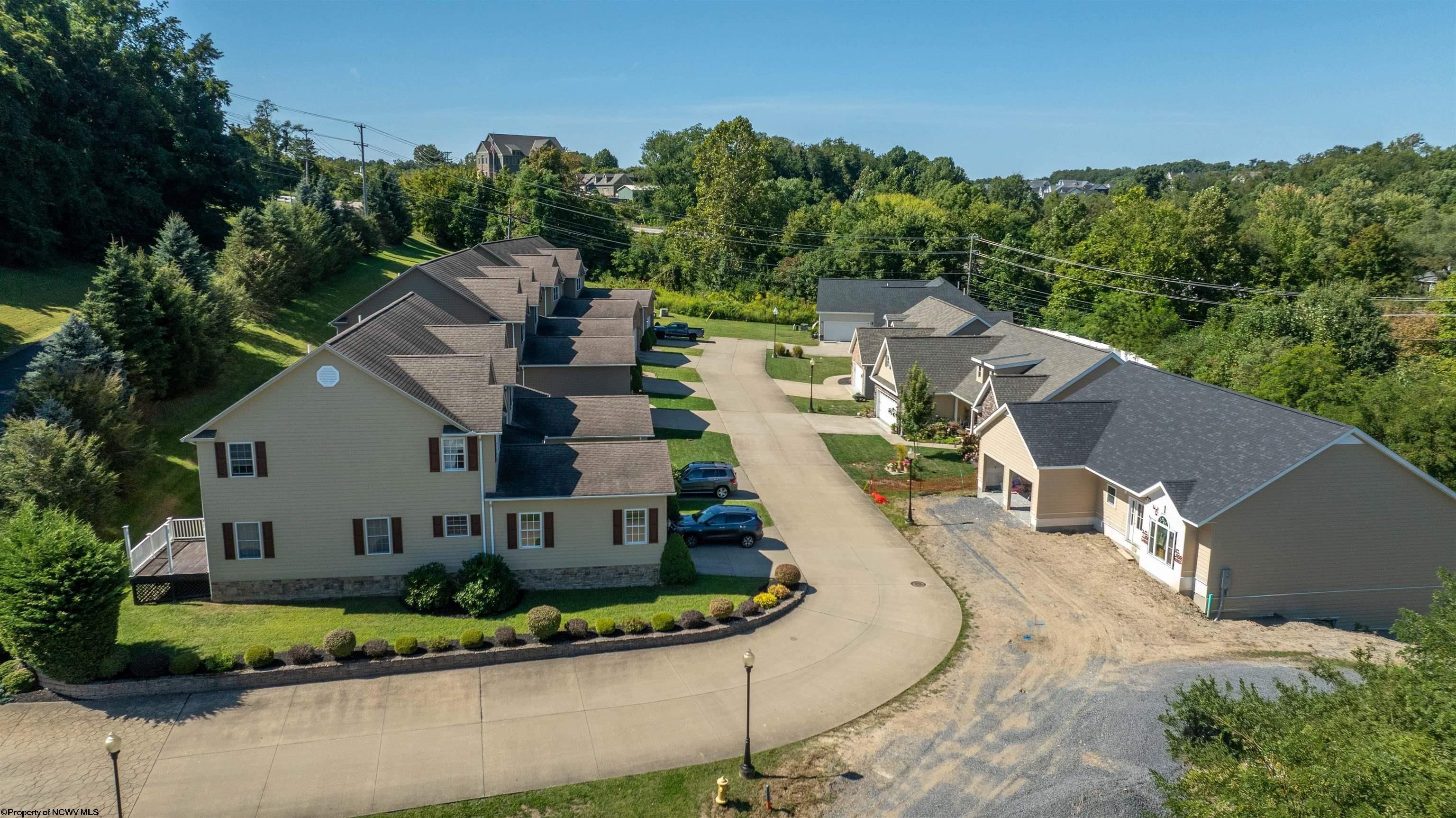 Single Family 4BR 3BA - 108 Legacy Drive, Morgantown, WV