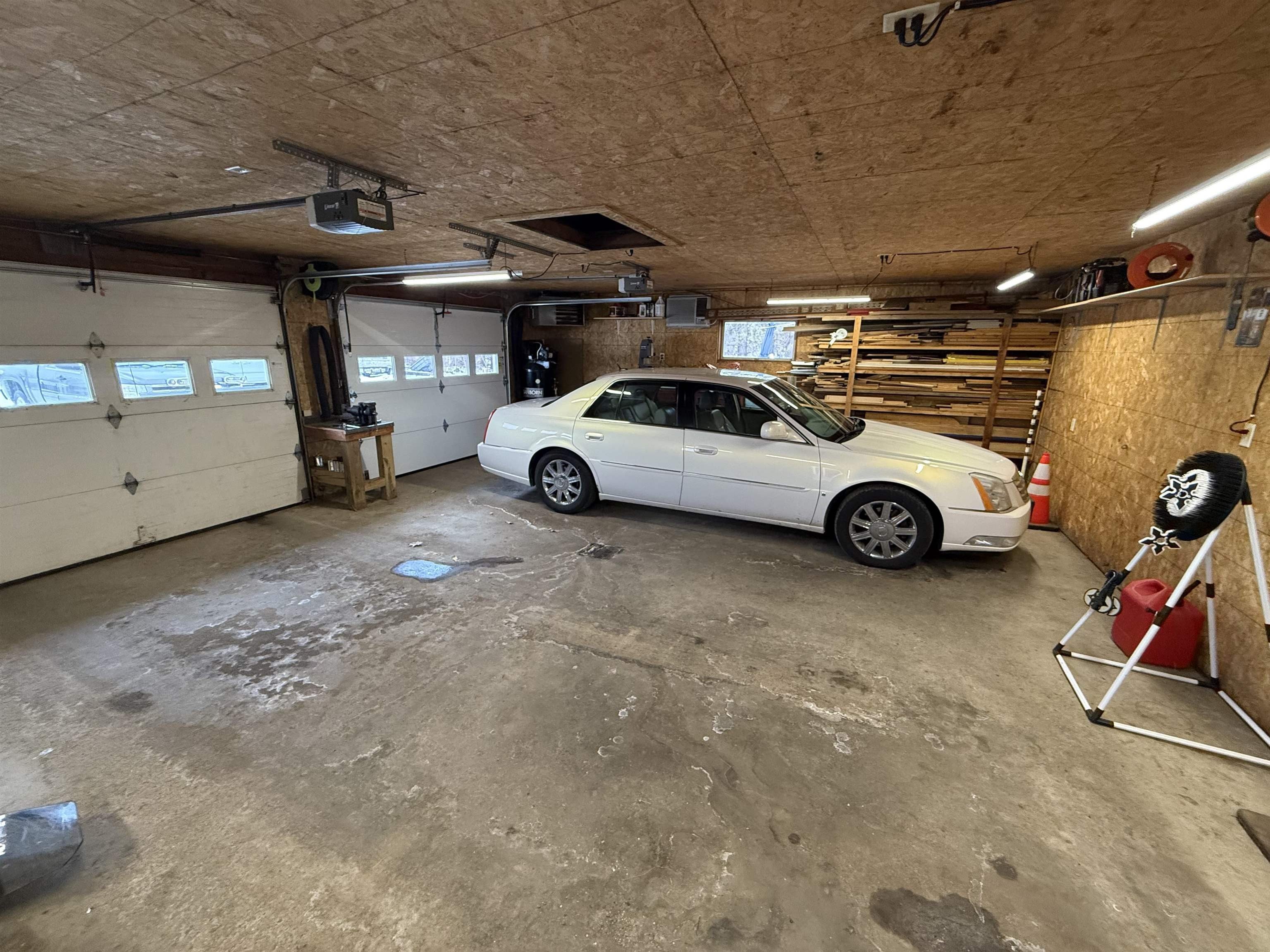 Single Family 4BR 3BA - E11616 N Reedsburg Road, Baraboo, WI