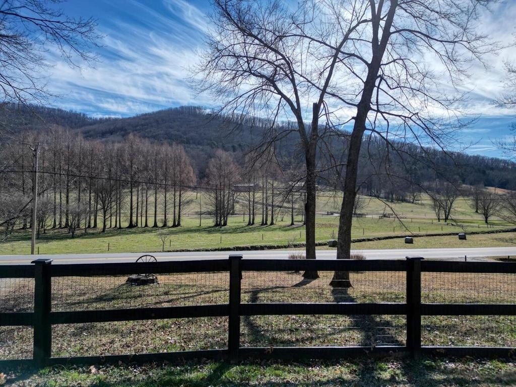 Single Family 3BR 1BA - 3426 Old Hwy 64 W, Warne, NC