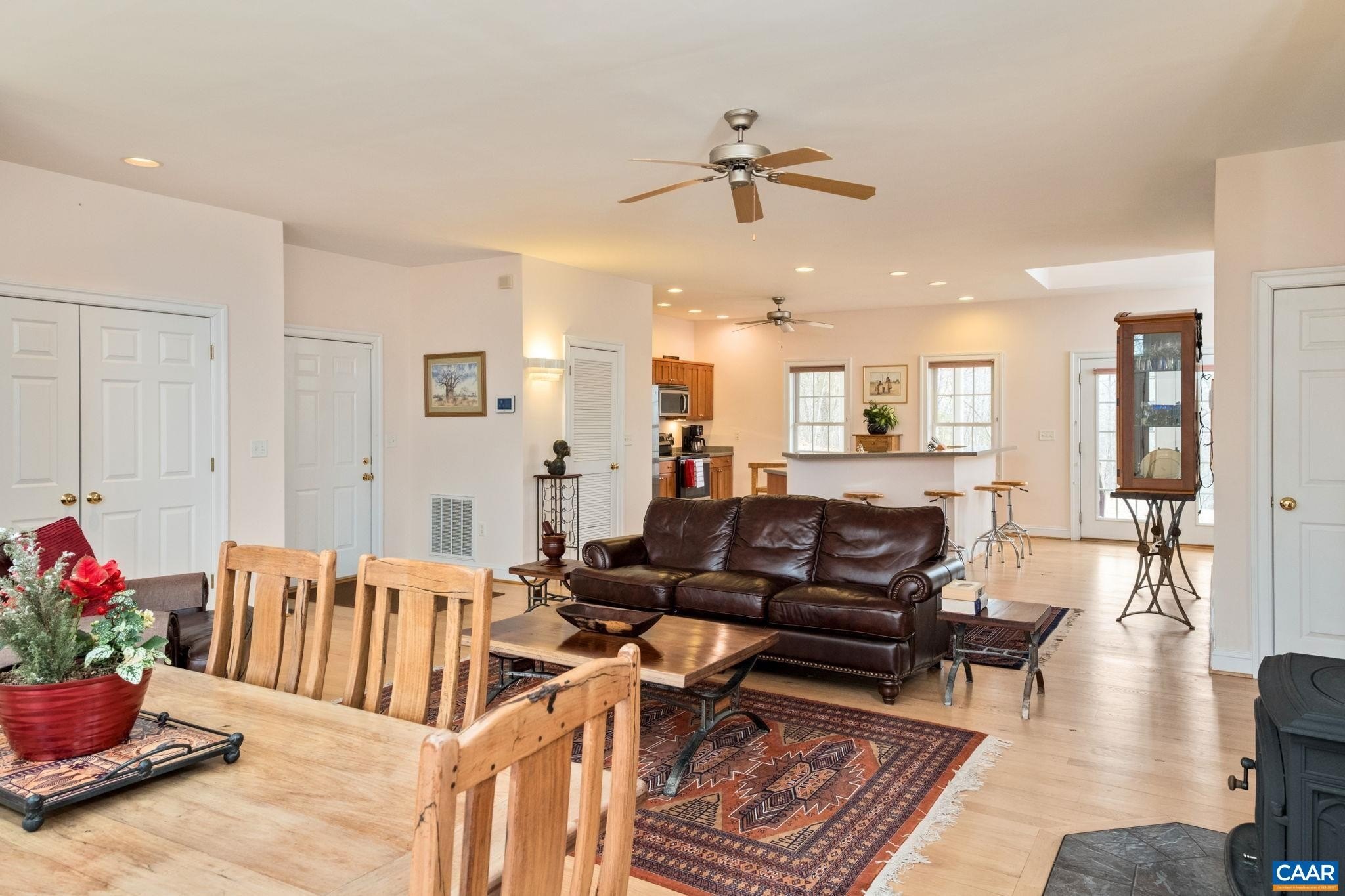 Single Family 3BR 4BA - 431 BEAR RUN RD, STANARDSVILLE, VA