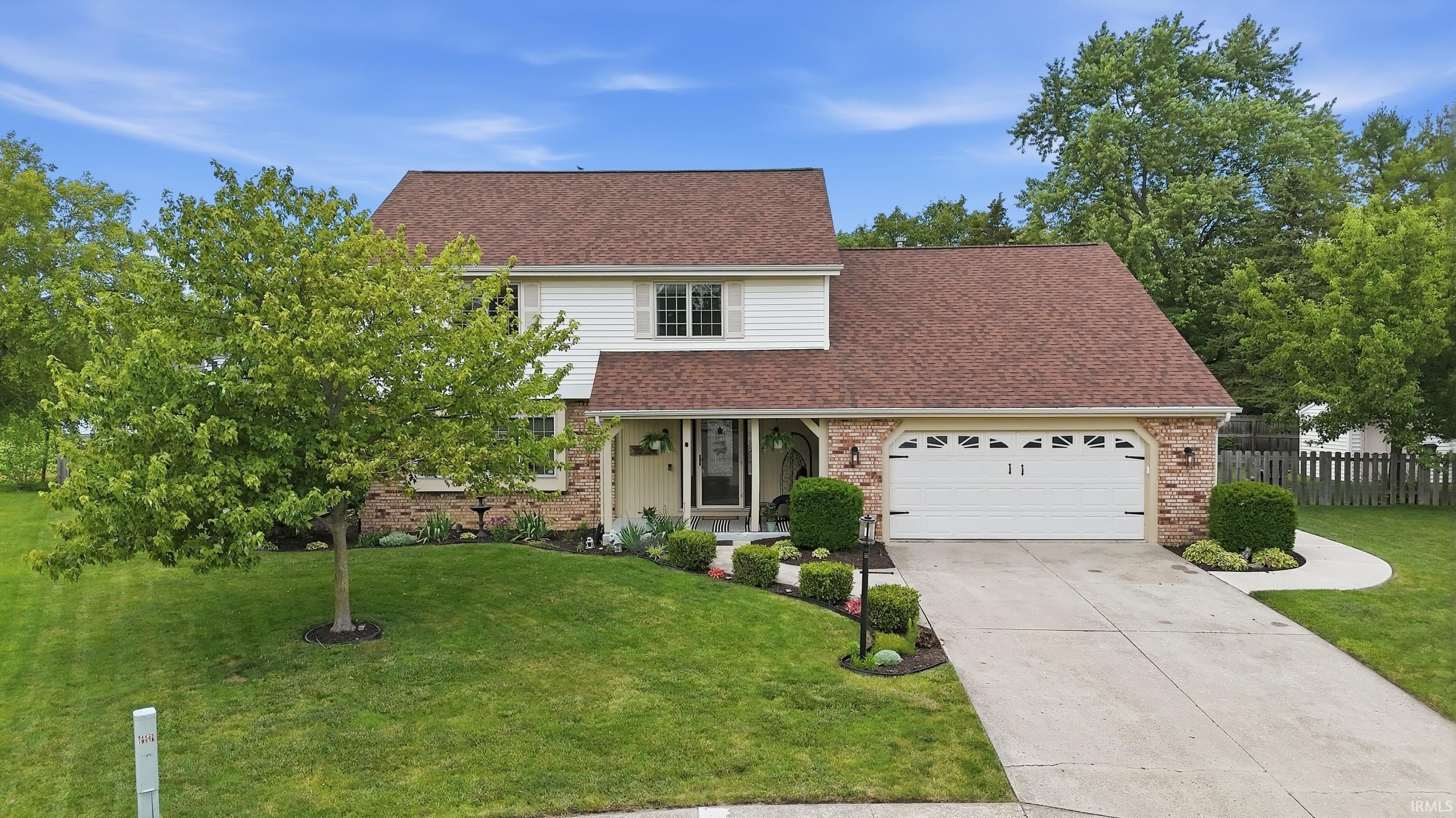Single Family 4BR 3BA - 10934 Westmore Court, Fort Wayne, IN