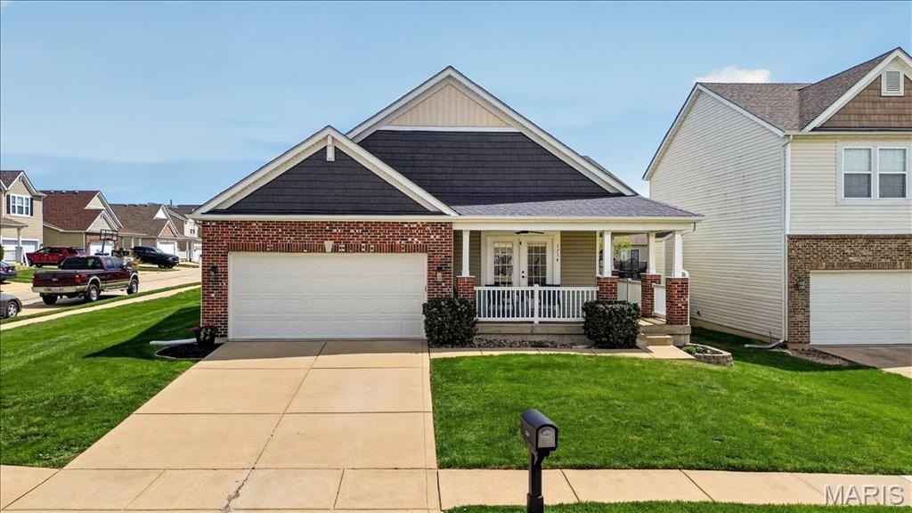 Single Family 4BR 3BA - 1714 Briarmanor Drive, Lake St Louis, MO
