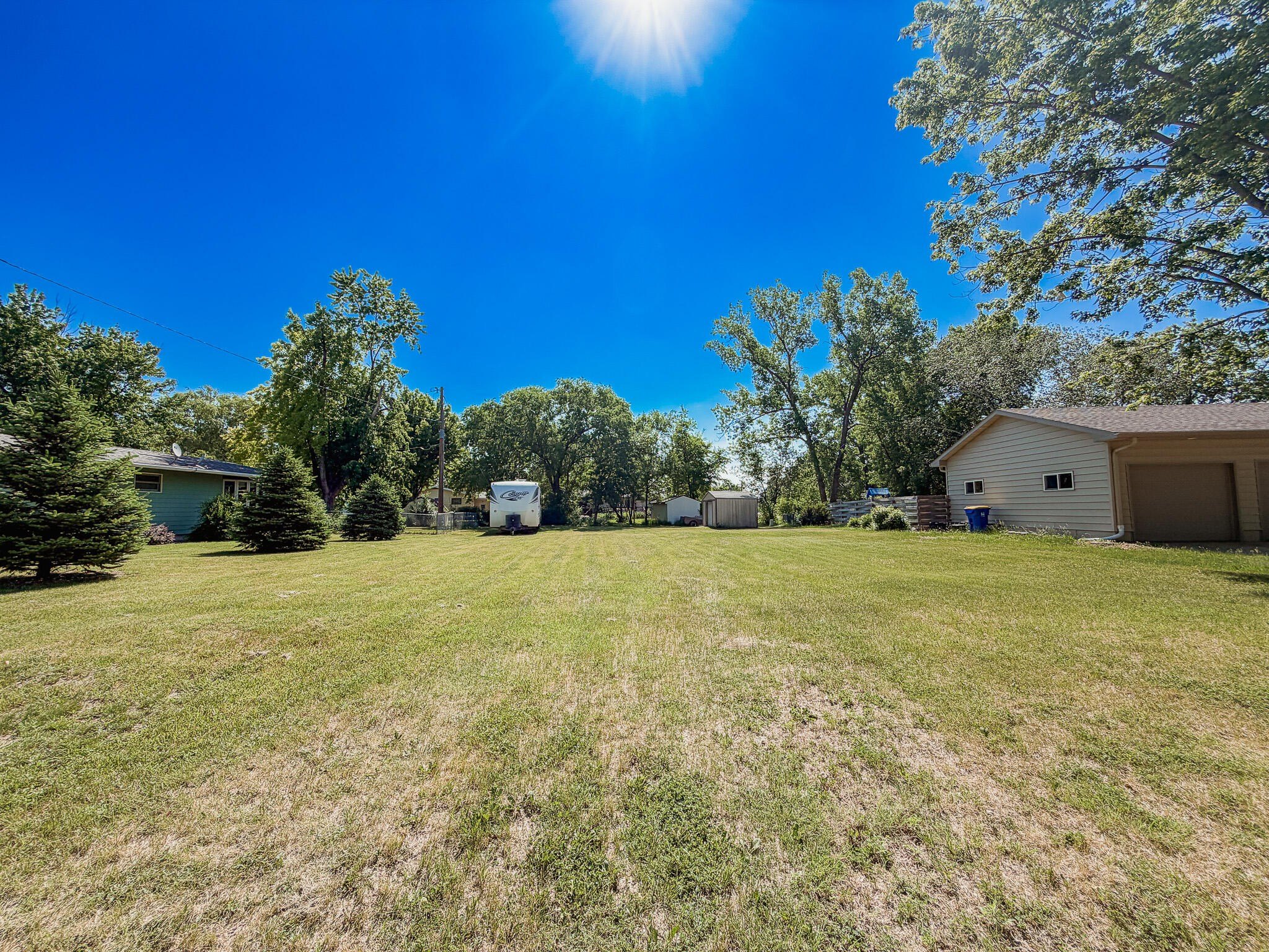 Single Family 3BR 2BA - 2240 Illinois Ave SW, Huron, SD