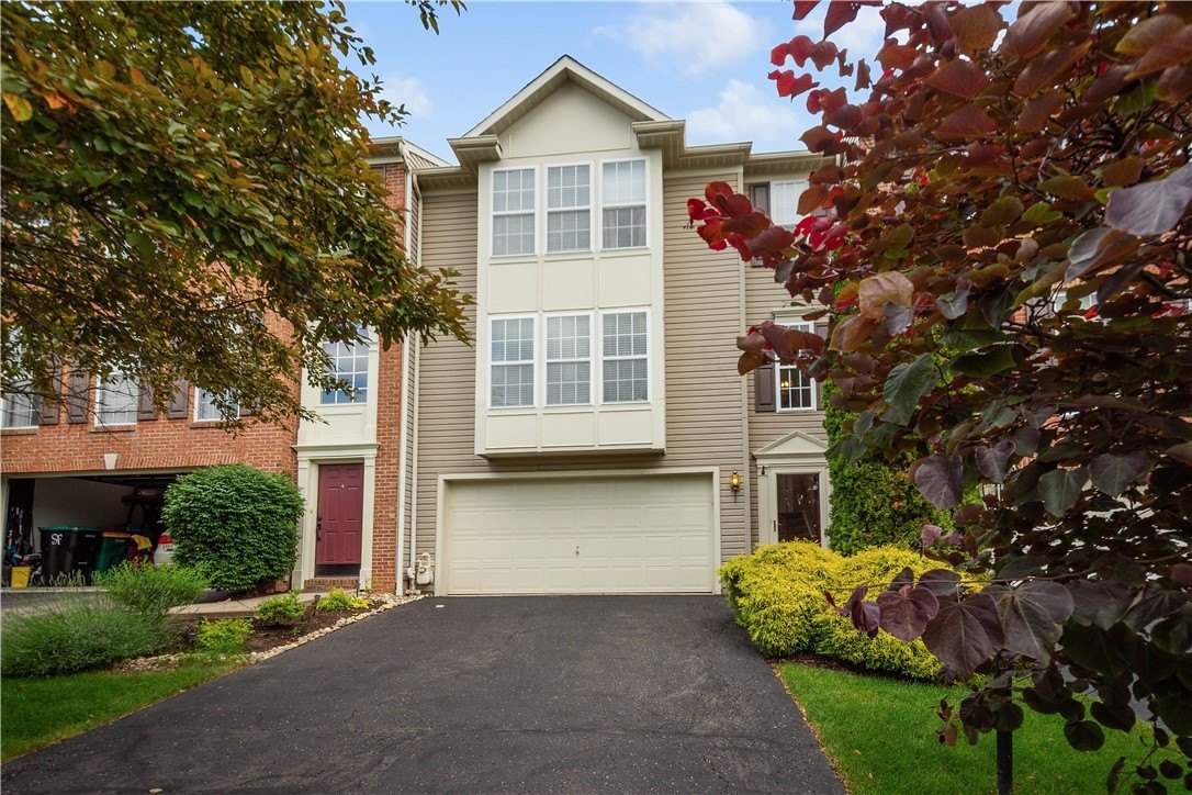 Single Family 3BR 3BA - 6305 Oyster Bay Ct, Bridgeville, PA