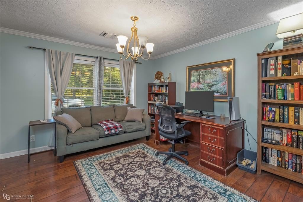 Single Family 3BR 2BA - 8099 N Lakeshore Drive, Shreveport, LA