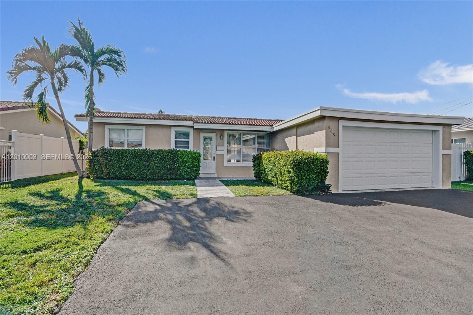 Single Family 3BR 2BA - 949 SE 10th Ct, Pompano Beach, FL