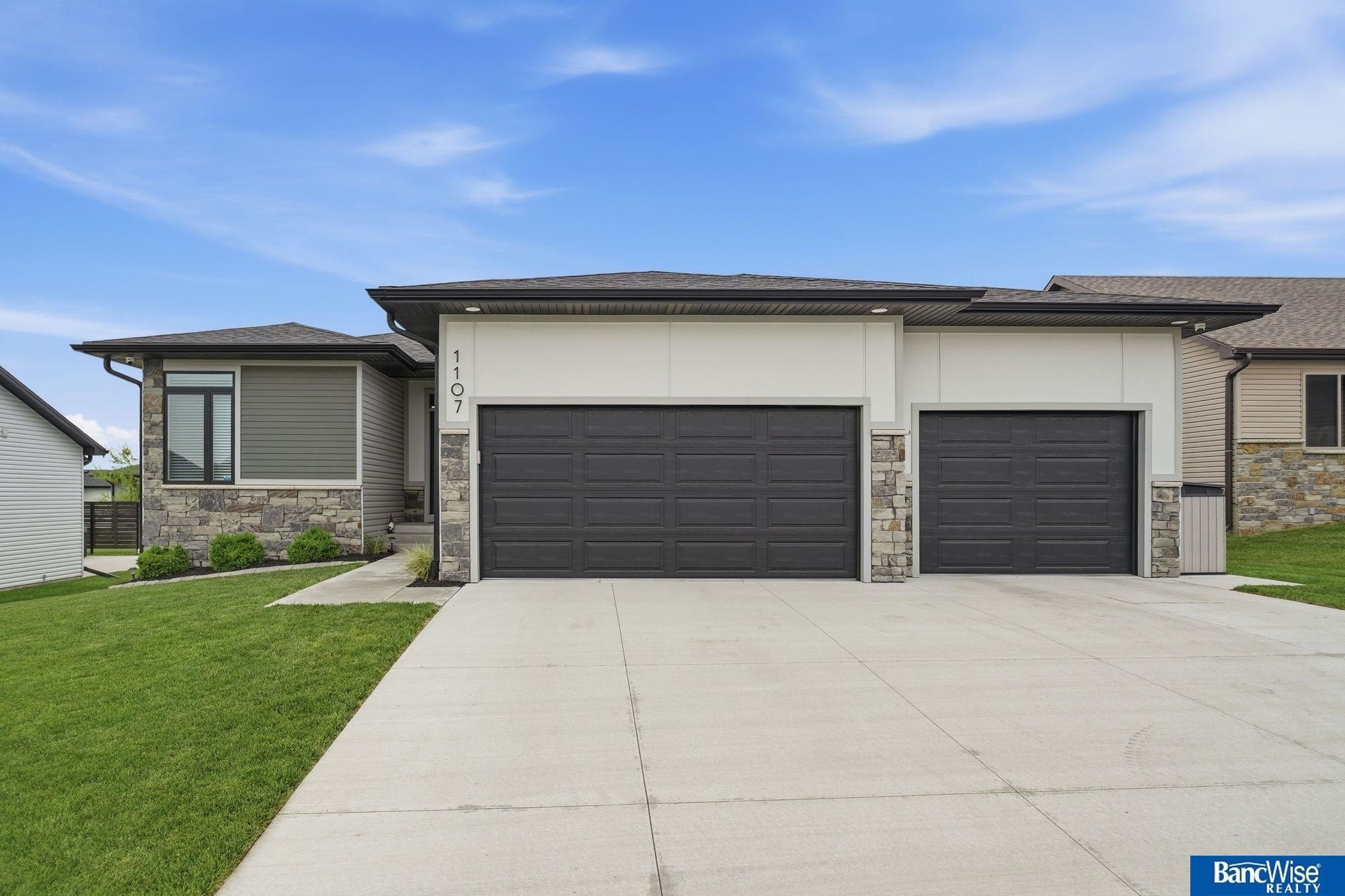 Single Family 4BR 3BA - 1107 Asher Avenue, Hickman, NE