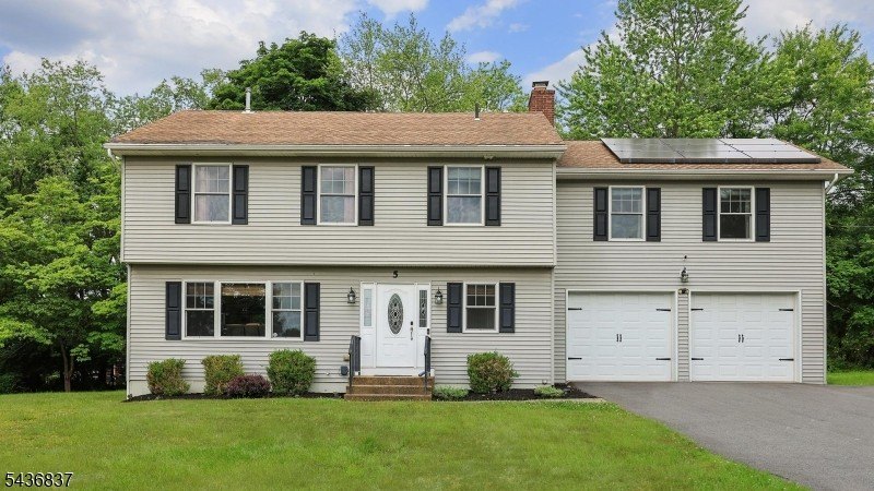 Single Family 4BR 5BA - 5 Maple Dr, Warren Twp., NJ