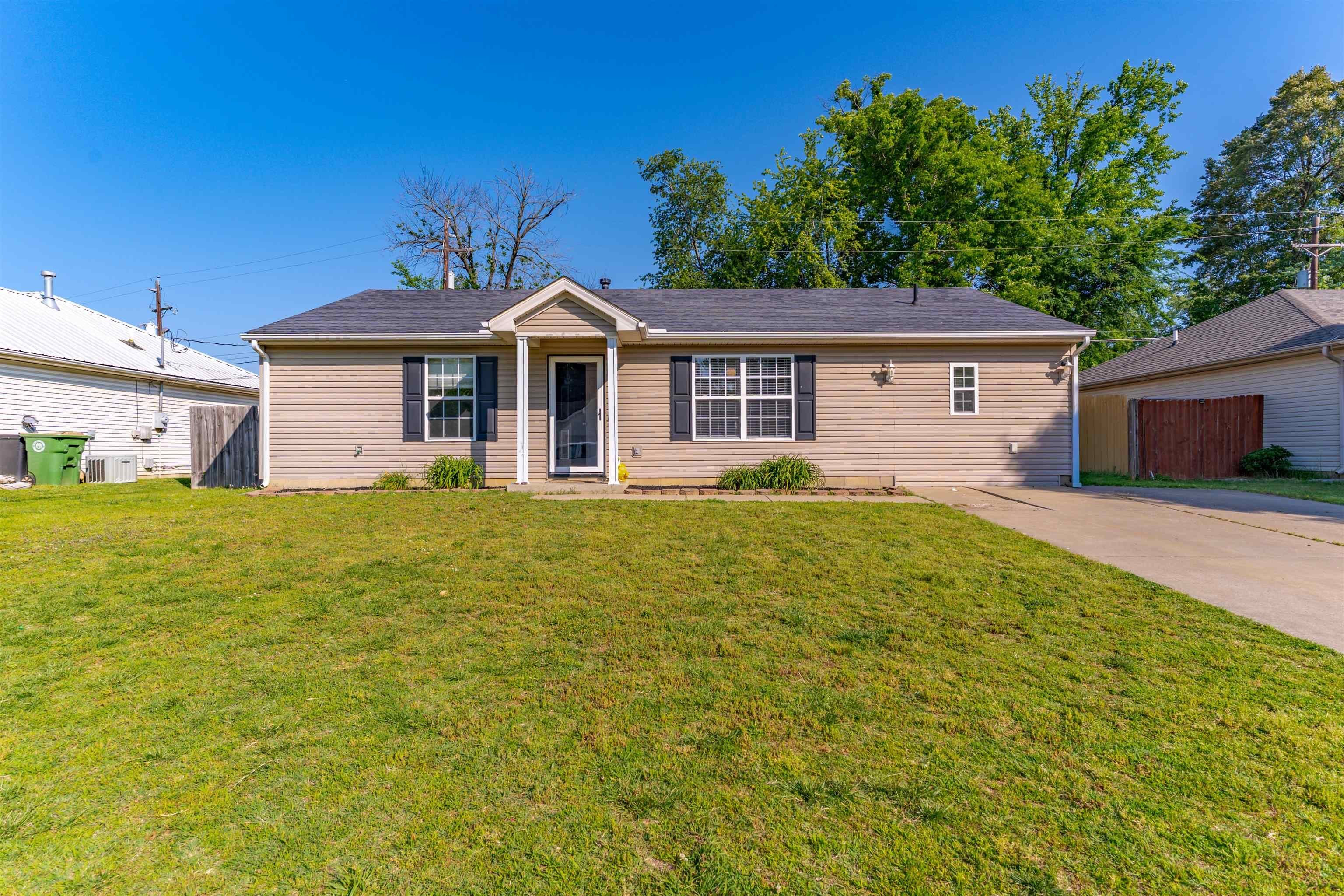 Single Family 4BR 2BA - 643 Canoe Creek Drive, Henderson, KY