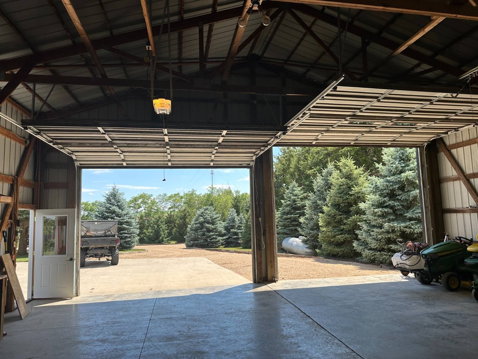 Single Family 4BR 4BA - 408 E Elm St, Bloomfield, NE