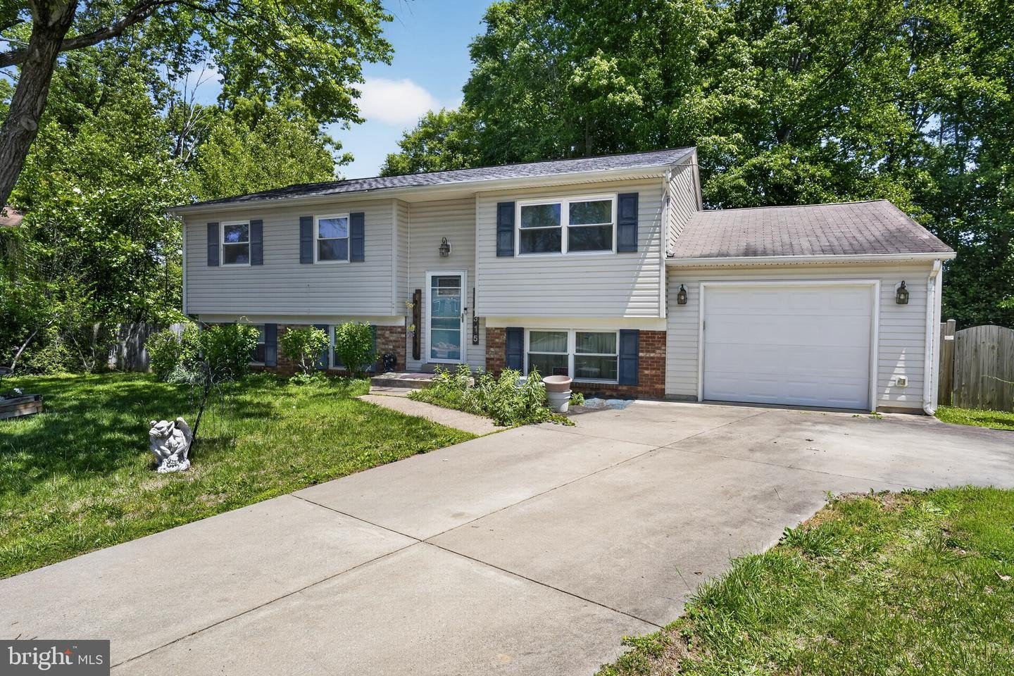 Single Family 4BR 2BA - 14315 SOUTHGATE CT, WOODBRIDGE, VA