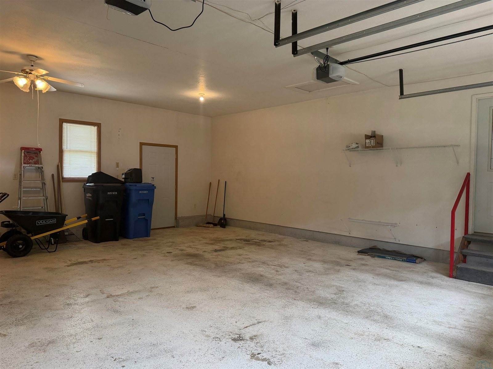 Single Family 3BR 2BA - 530 S 5th St, Akron, IA