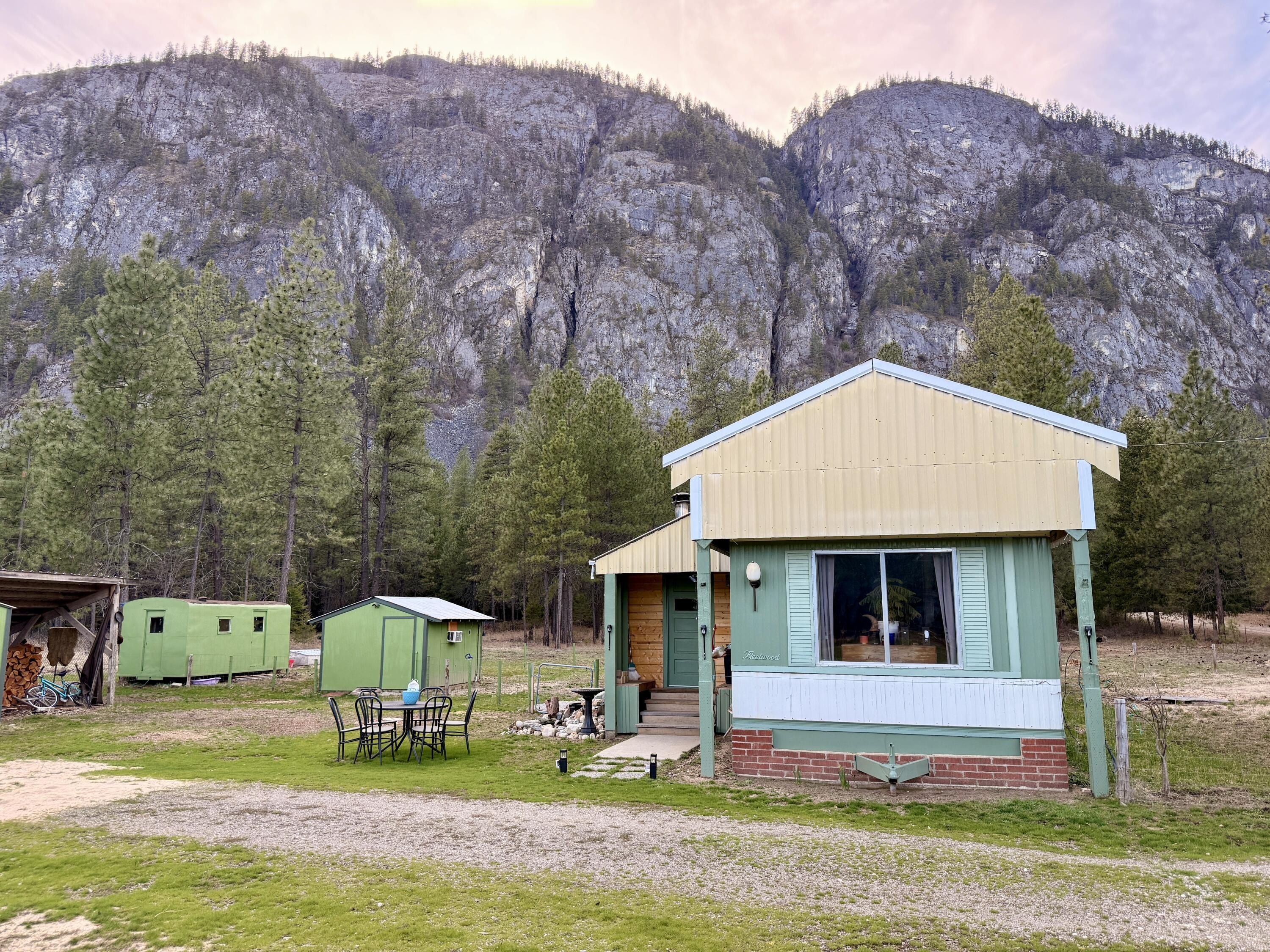 Single Family 2BR 1BA - 5 STECKER RD, LAURIER, WA