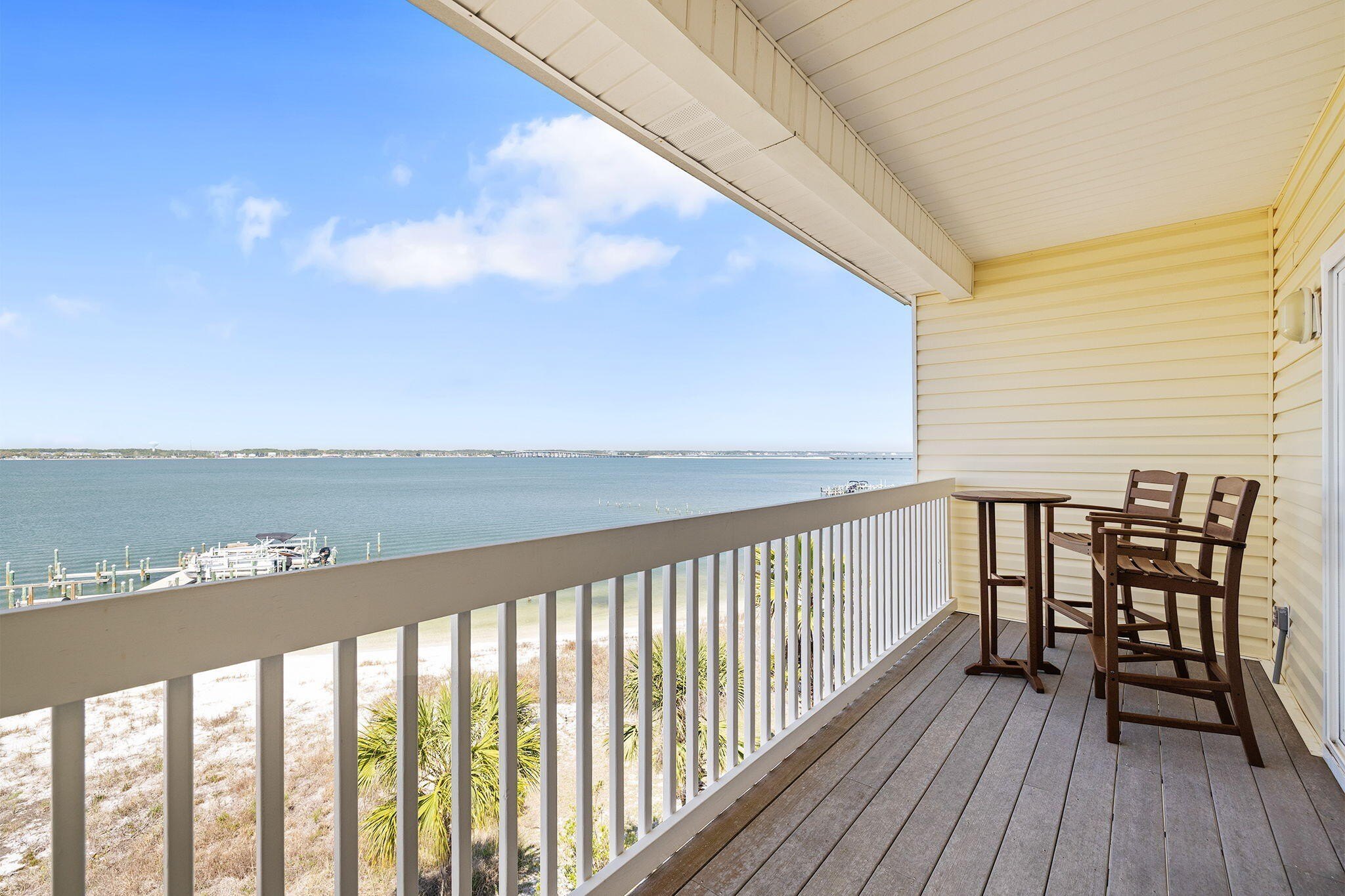 Single Family 3BR 4BA - 1440 Paradise Point Drive, Navarre, FL