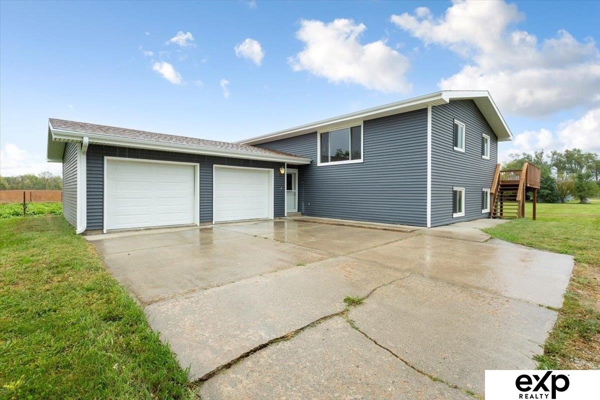 Single Family 5BR 2BA - 1739 County Road 39, Decatur, NE