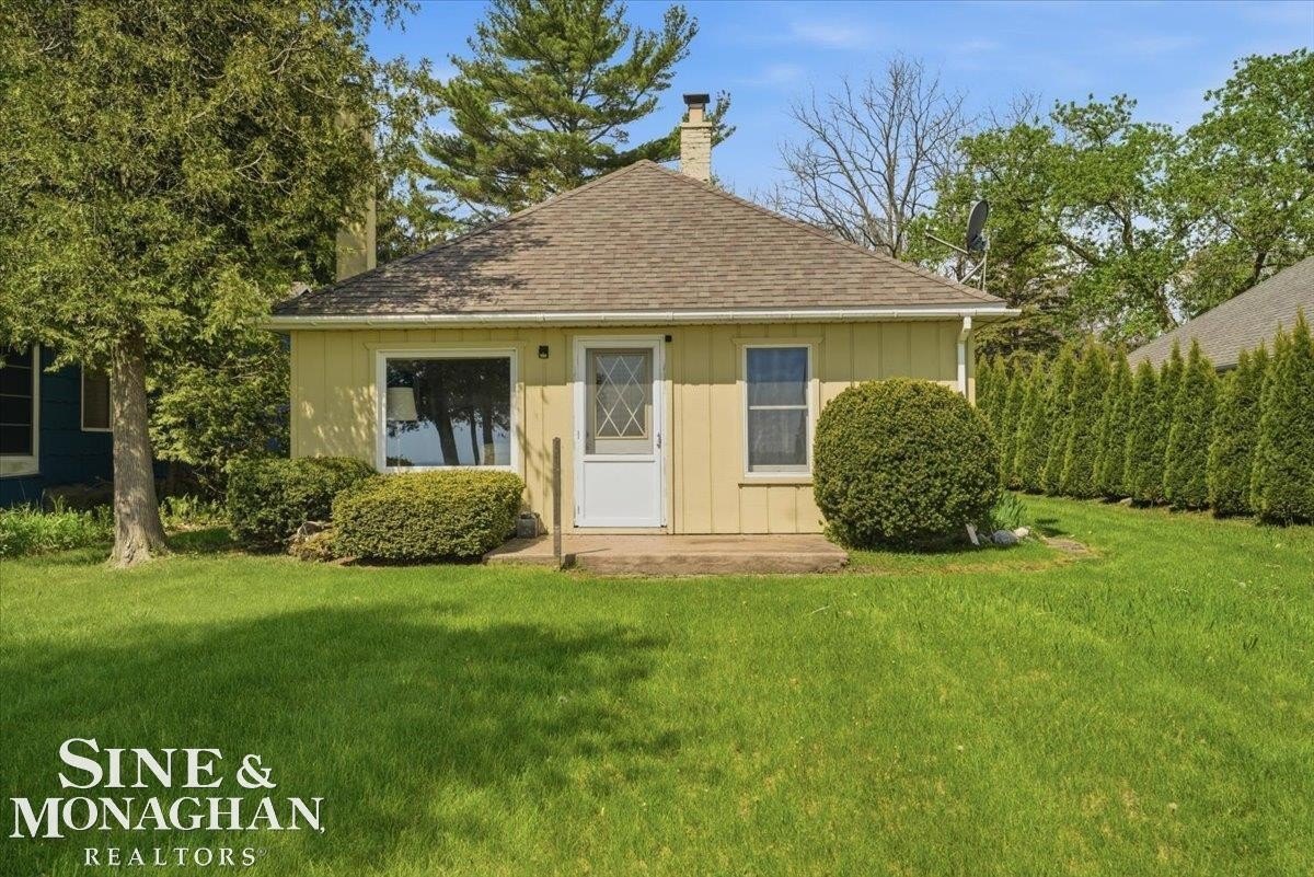 Single Family 3BR 1BA - 637 S Lakeshore Rd, Port Sanilac, MI