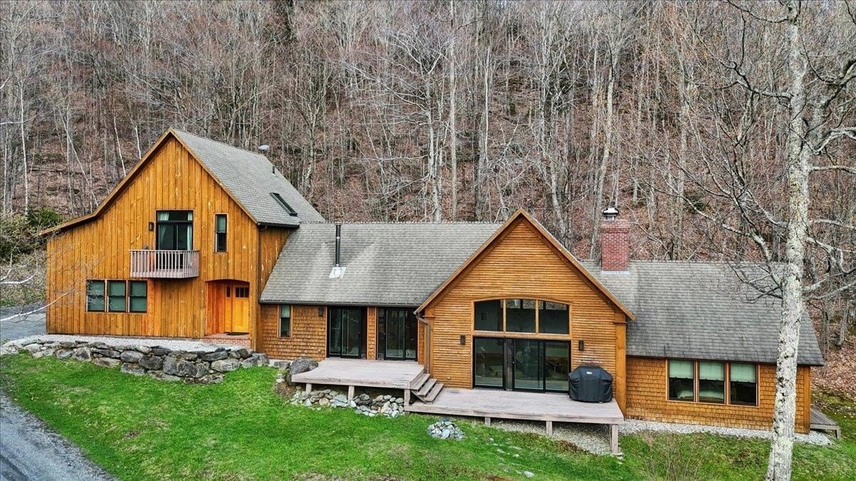 Single Family 3BR 4BA - 460 Bull Moose Ridge Road, Stowe, VT