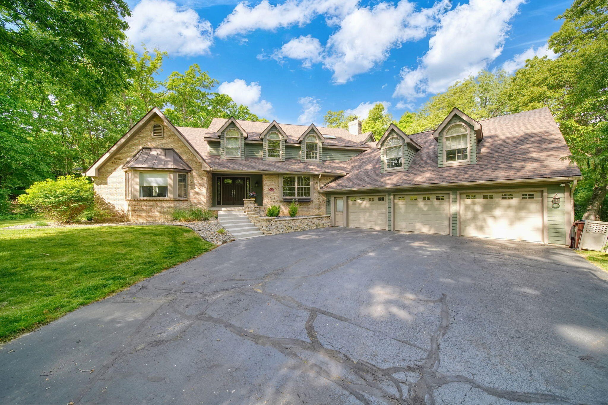 Single Family 4BR 4BA - 5030 Stone Oak Drive, Jackson, MI