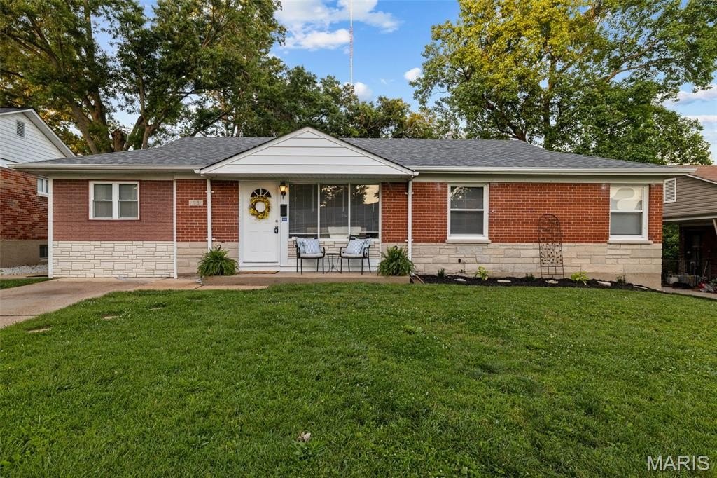 Single Family 4BR 2BA - 7956 Aldershot Drive, St Louis, MO