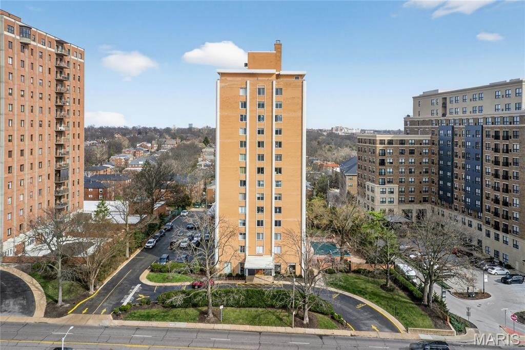 Condo 2BR 3BA - 900 S Hanley Road, Clayton, MO