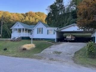 Single Family 2BR 1BA - 422 Combs Dr, Wittensville, KY