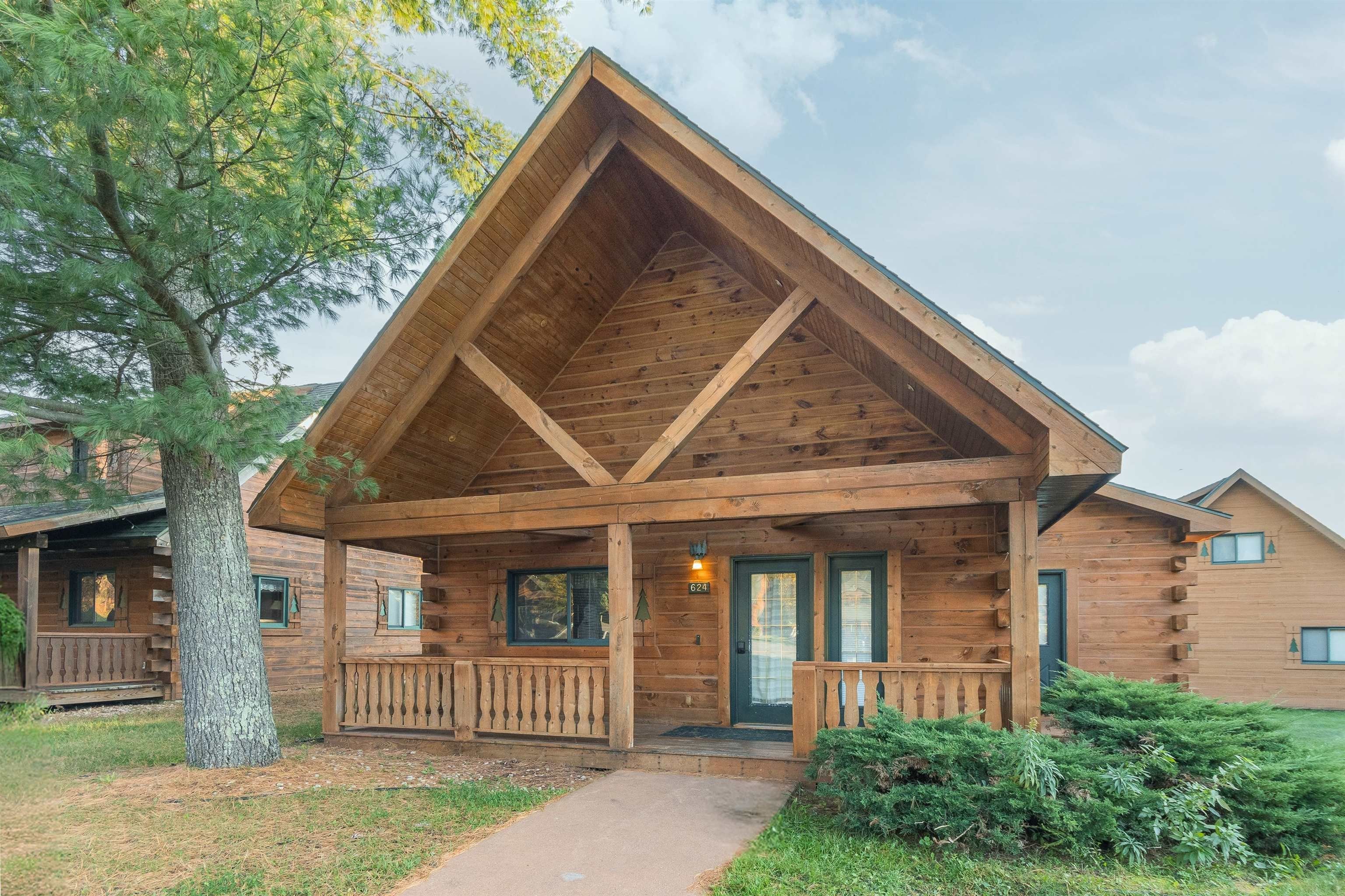 Single Family 3BR 2BA - 624 Sandy Beach Court, Warrens, WI
