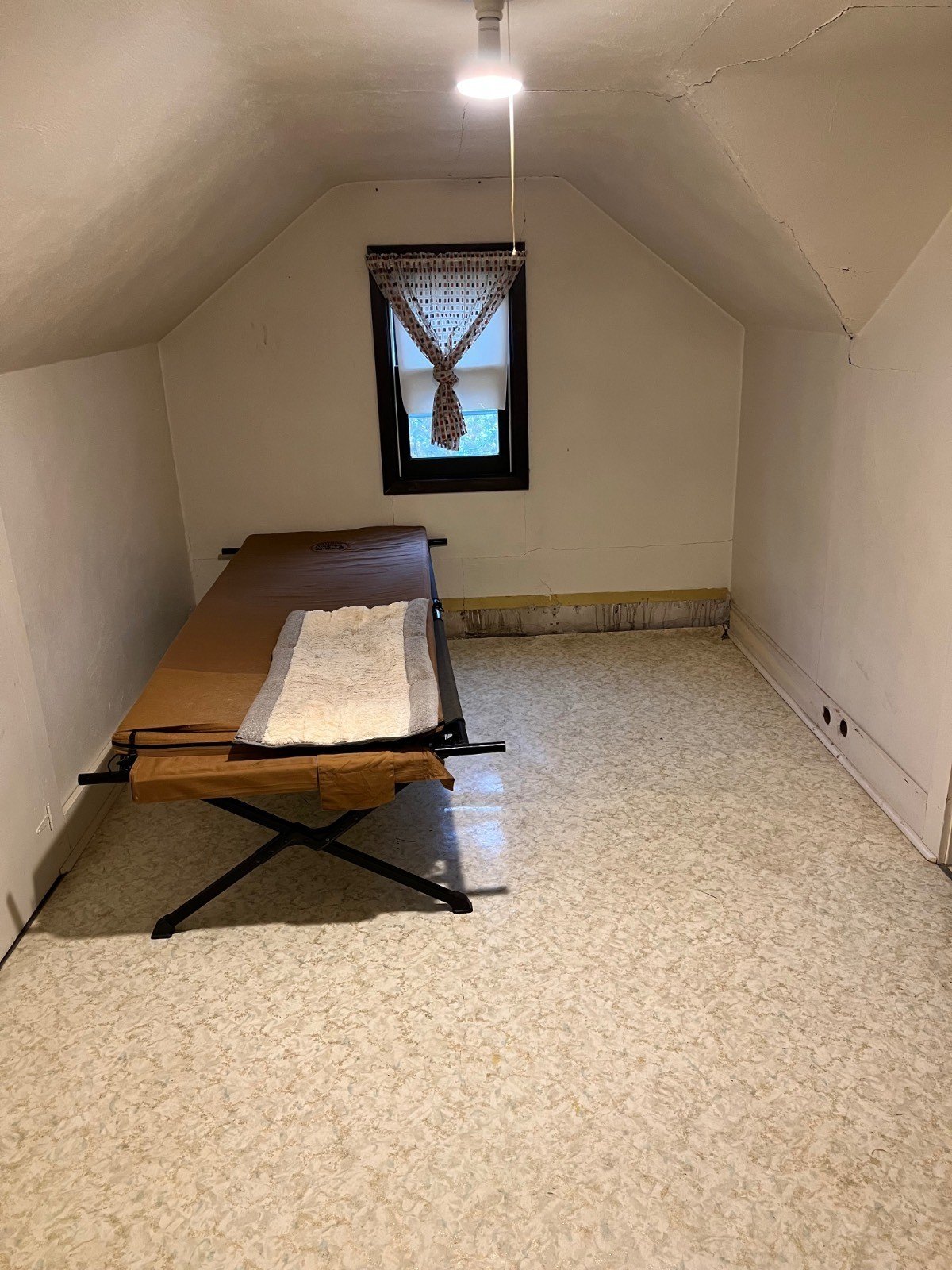 Plots and Land 4BR 1BA - 211 3rd St W, Zeeland, ND