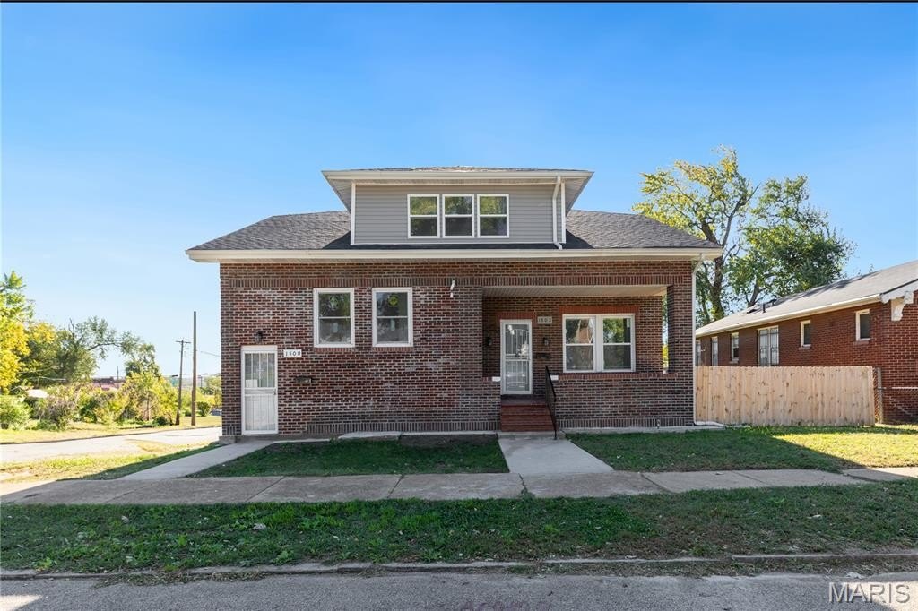 Single Family 5BR 2BA - 1500 E Linton Avenue, St Louis, MO