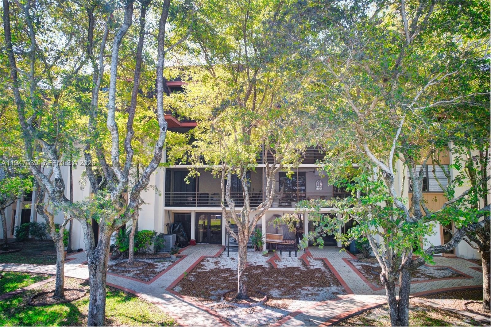 Condo 3BR 2BA - 671 NE 195th St, Miami, FL