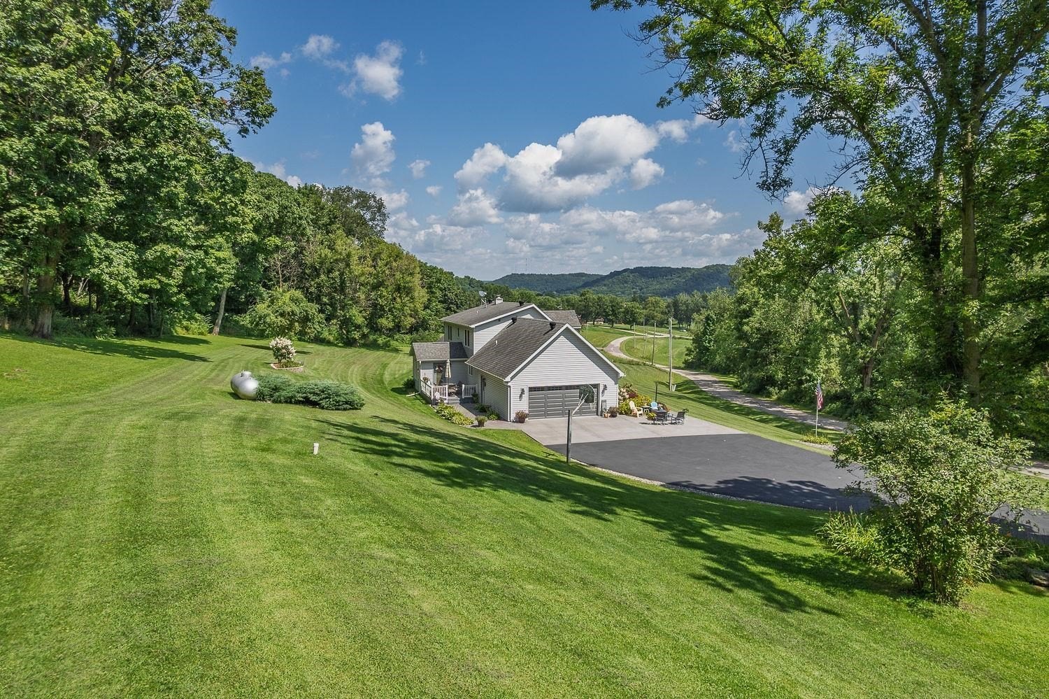 Single Family 4BR 4BA - 26934 Meadowlark Lane, Richland Center, WI