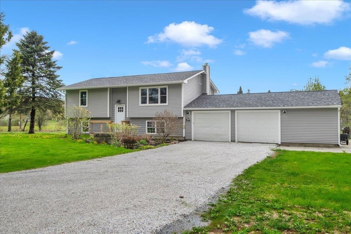 Single Family 4BR 2BA - 1029 Old Creamery Road, Williston, VT
