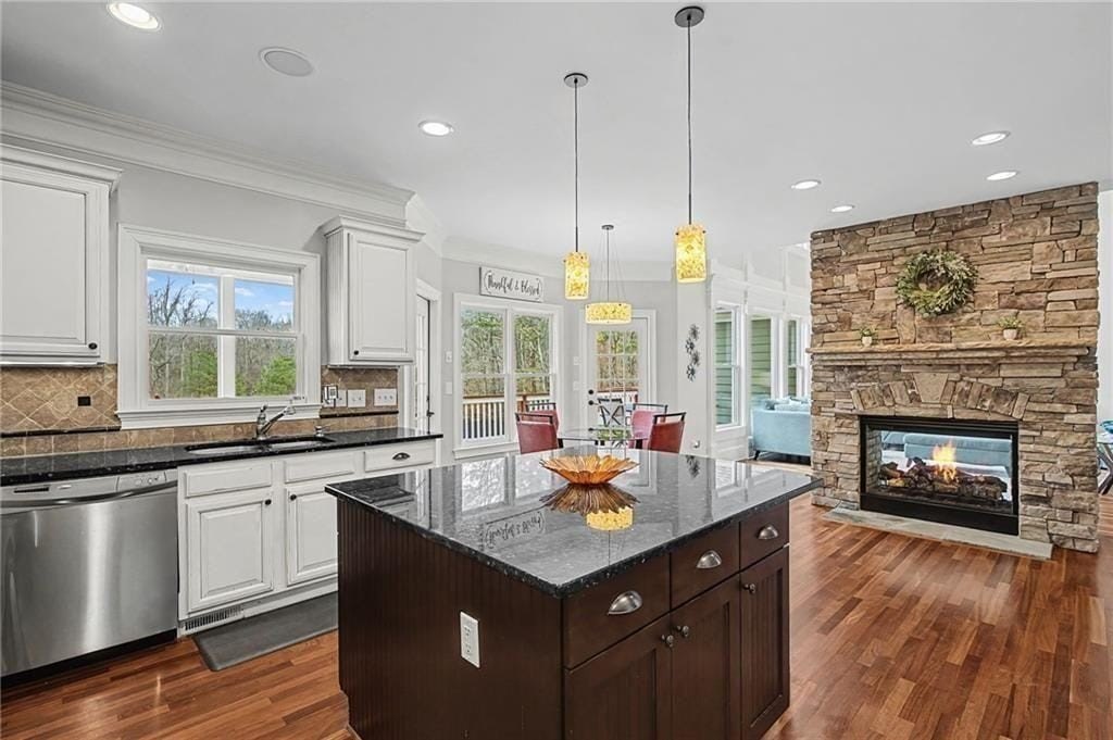 Single Family 6BR 5BA - 205 Timber Wolf Trail, Cumming, GA