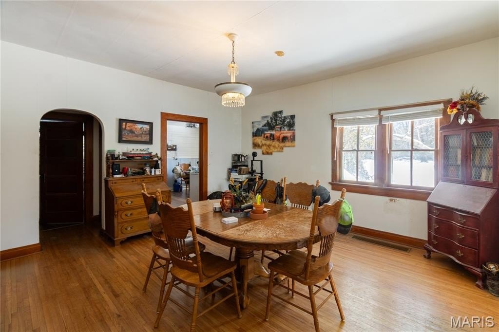 Single Family 2BR 1BA - 659 E Pine Street, Bourbon, MO