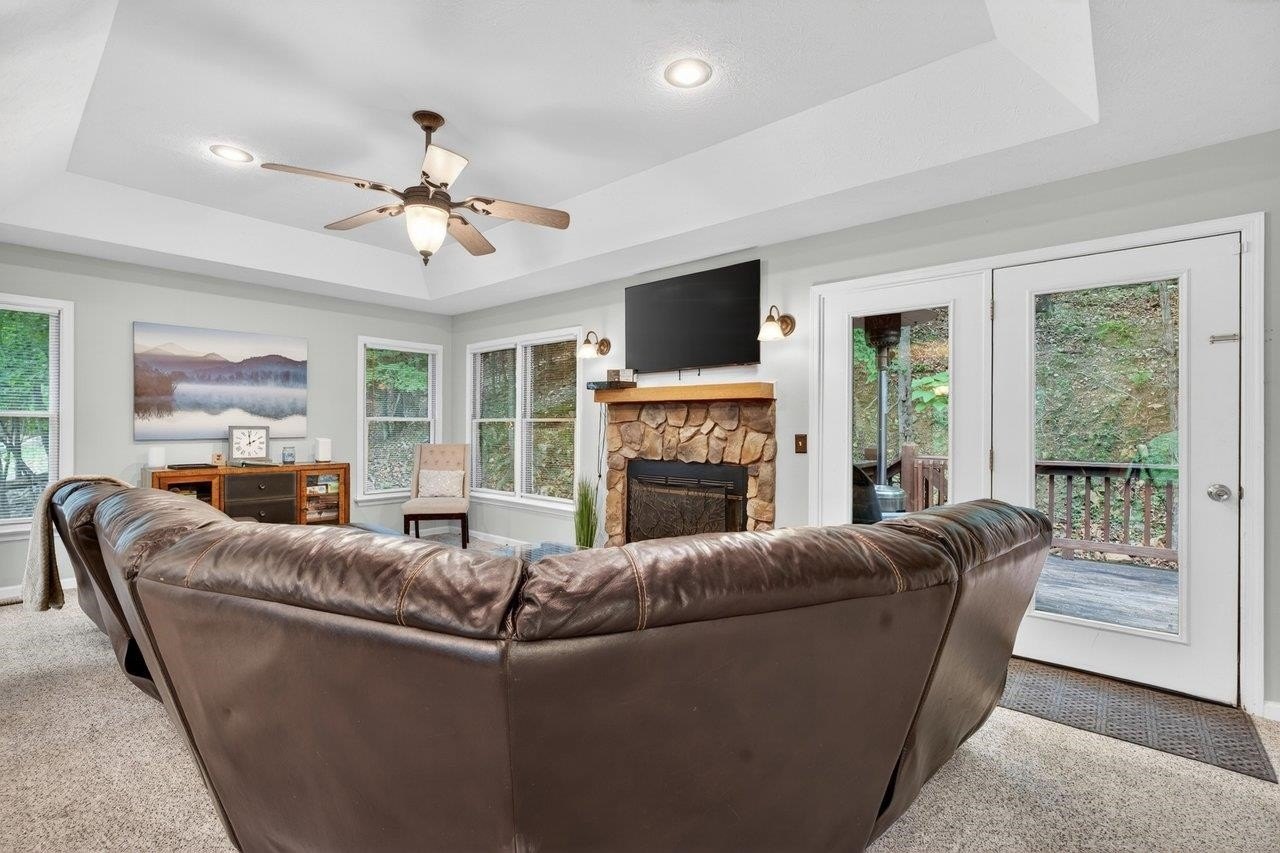 Single Family 3BR 3BA - 299 TURKEY DR, MCGAHEYSVILLE, VA