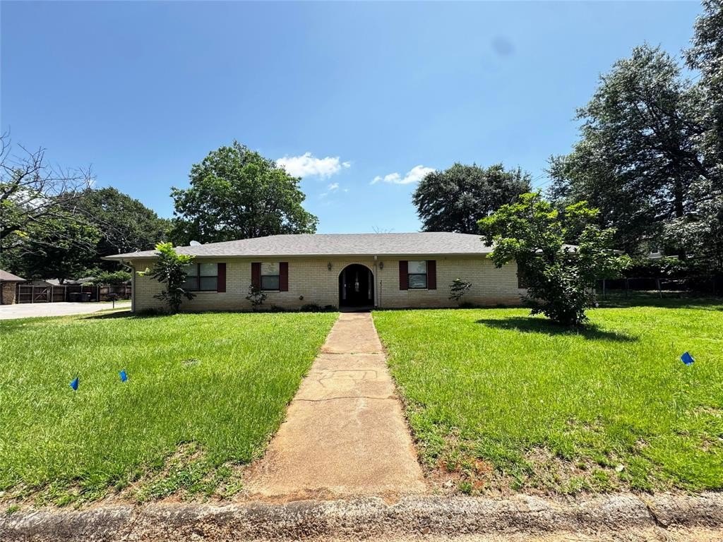 Single Family 3BR 2BA - 1050 35th Street NE, Paris, TX