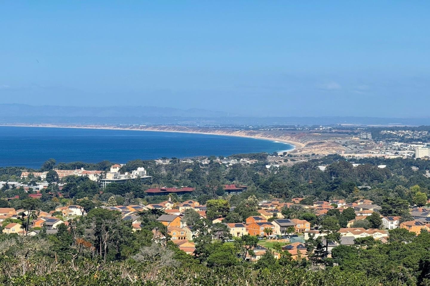 Single Family 4BR 3BA - 23800 Fairfield PL, CARMEL, CA