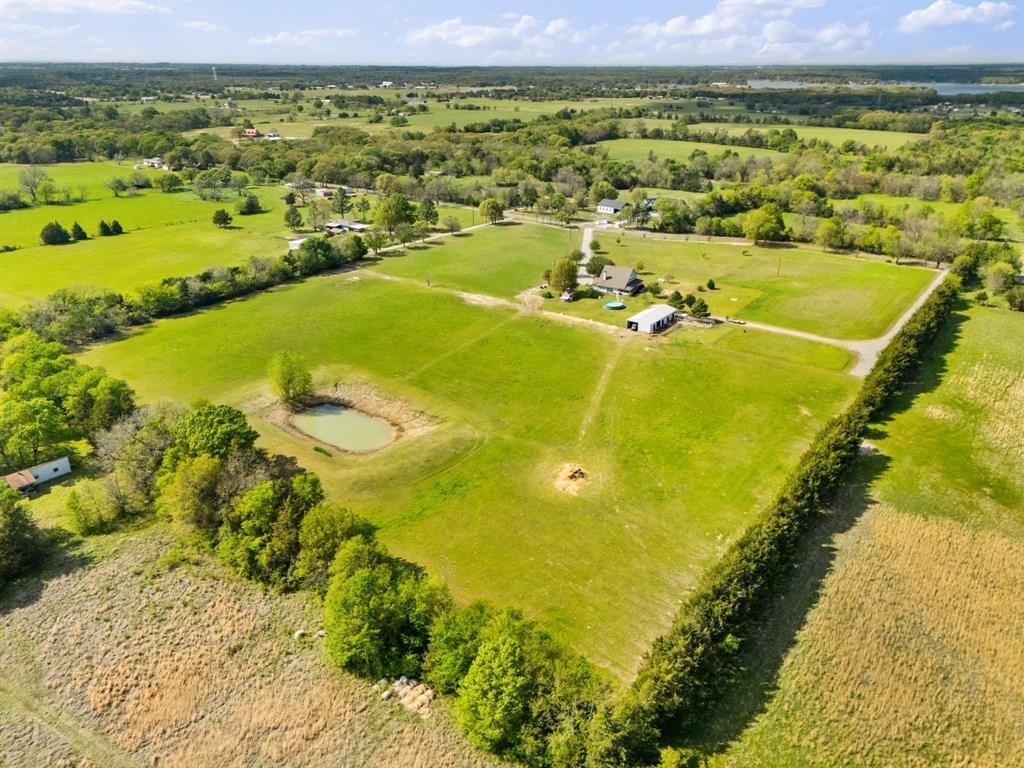 Single Family - 1880 COUNTY ROAD 2610, Bonham, TX