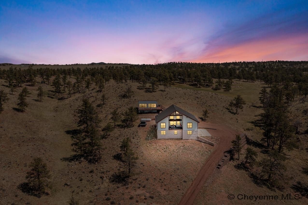 Single Family 4BR 4BA - 13 HARRIMAN DR, Granite Canon, WY