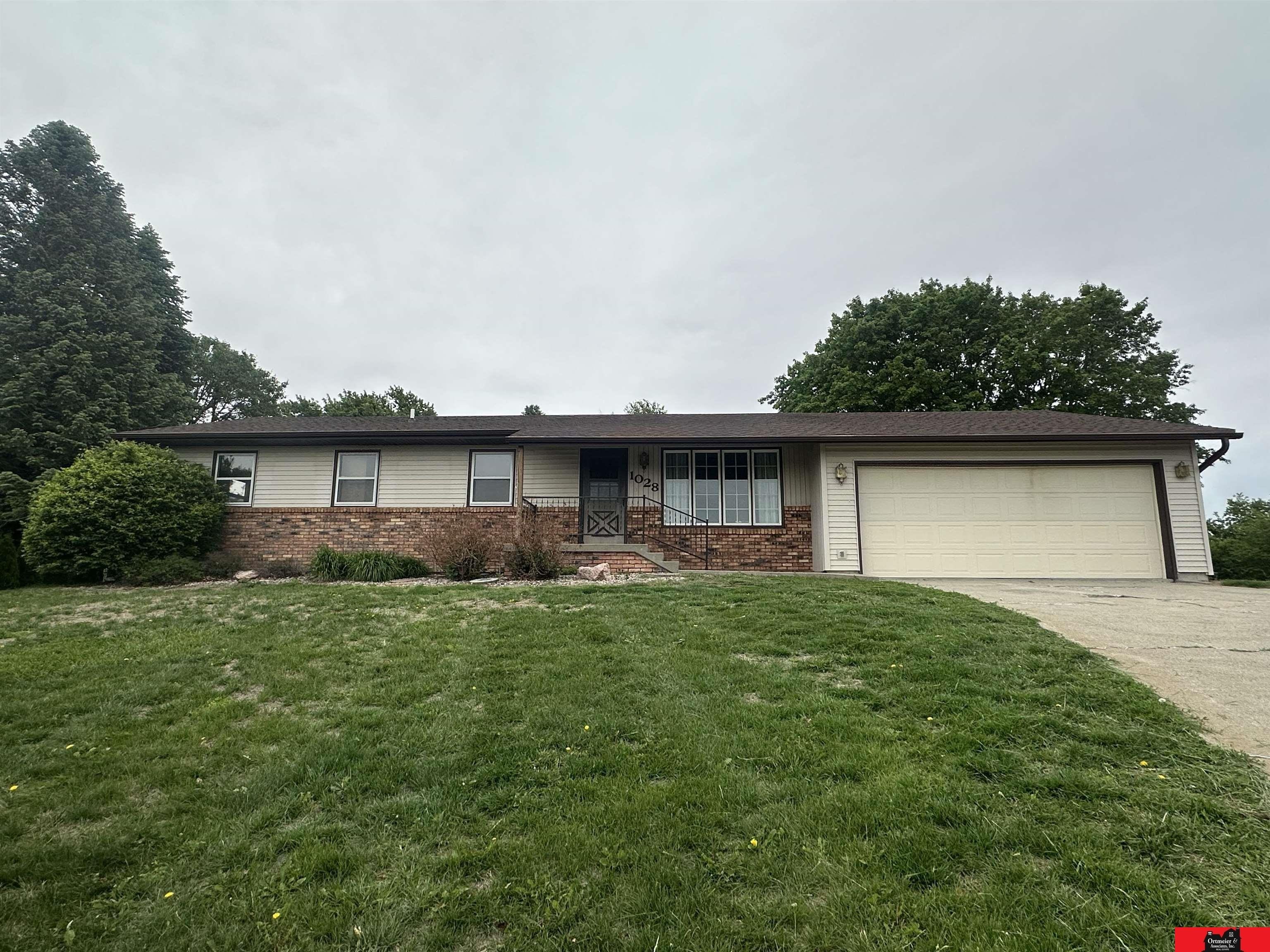 Single Family 4BR 3BA - 1028 E Sheridan Street, West Point, NE