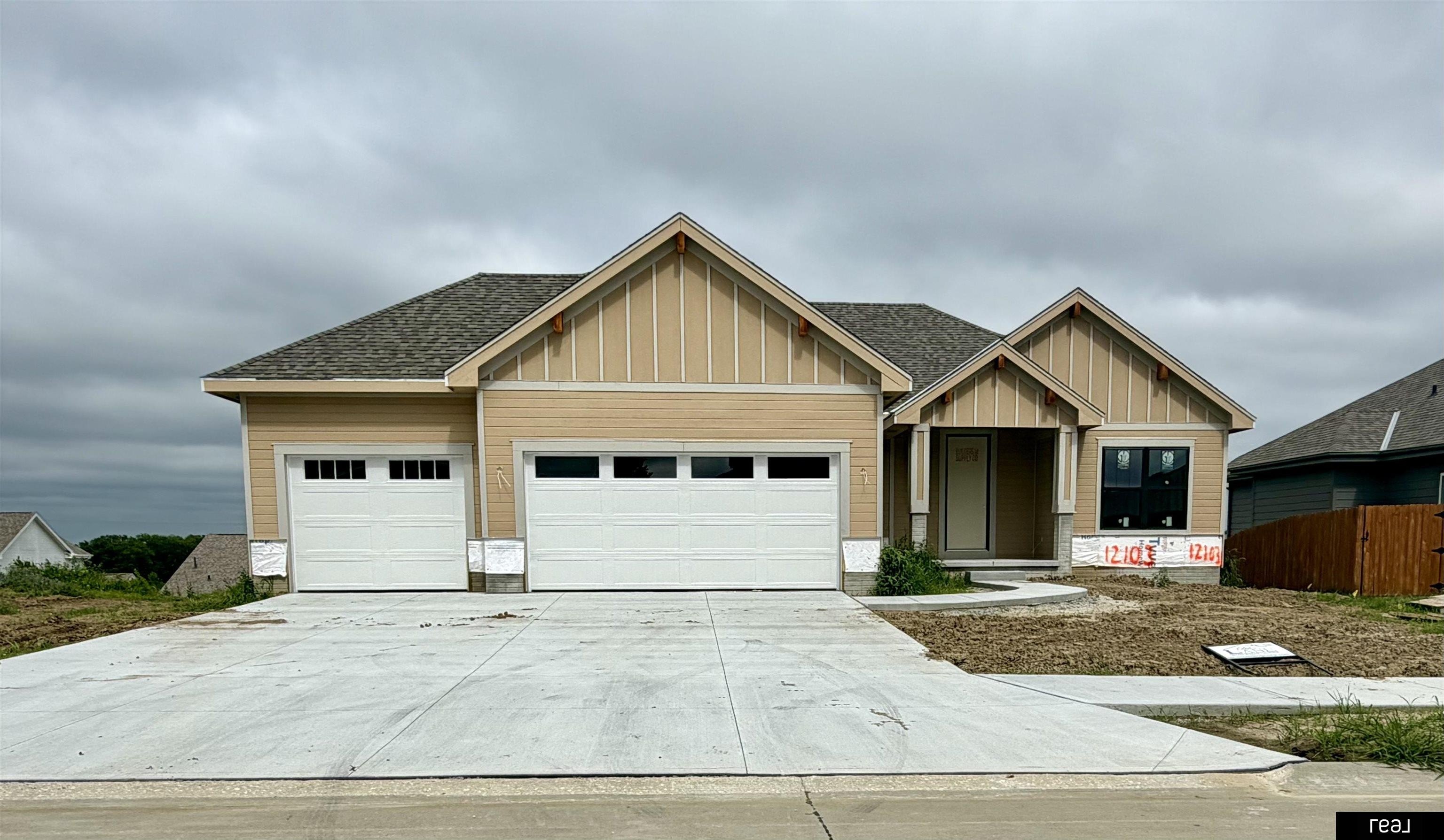 Single Family 3BR 2BA - 12103 S 44 Street, Bellevue, NE